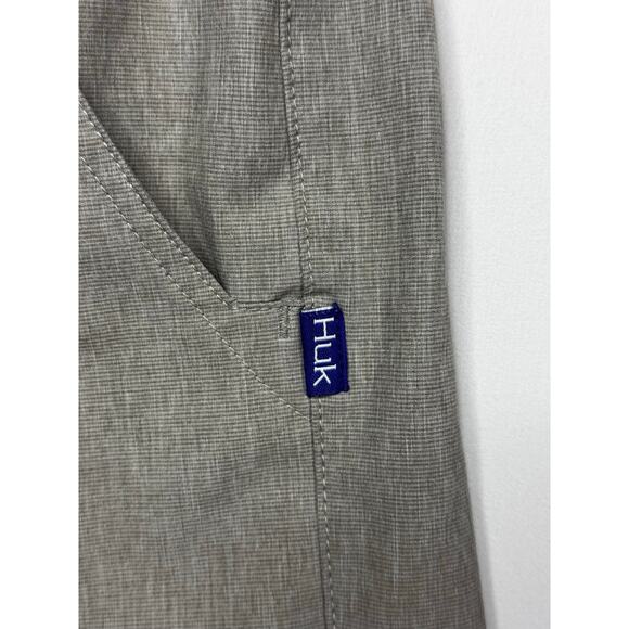 HUK Performance Fabrics Men's Next Level Lightweight Tan Shorts - Size S (31x9) - Picture 2 of 6